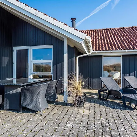 Nyaraló 5 Person In Henne